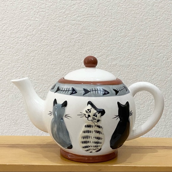 Vintage Hand painted Cat Ceramic Teapot - Picture 1 of 11